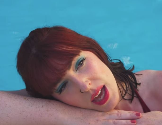 Amy Ellen, pool