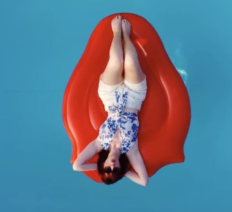 Amy Ellen, lips float